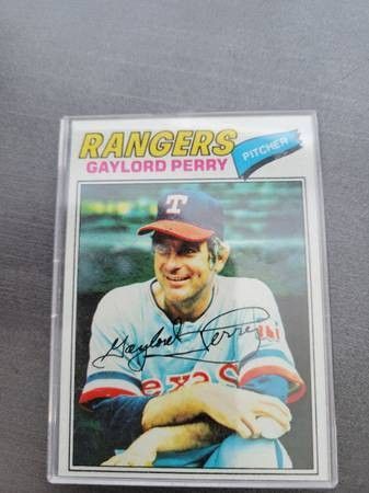 1977 Topps Gaylord Perry #152 Baseball Card mint in plastic