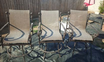 Set of 3 Outdoor Patio Bar Swivel Chairs