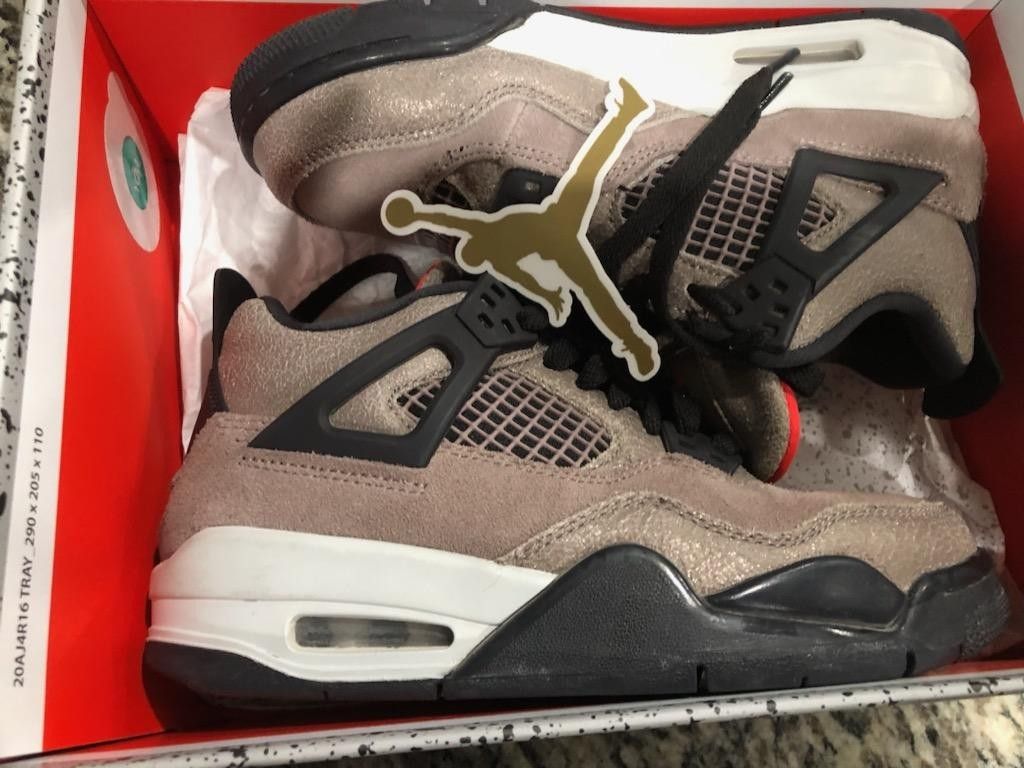 JORDAN 4 RETRO