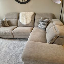 2pc Sectional With Chaise And Recliner