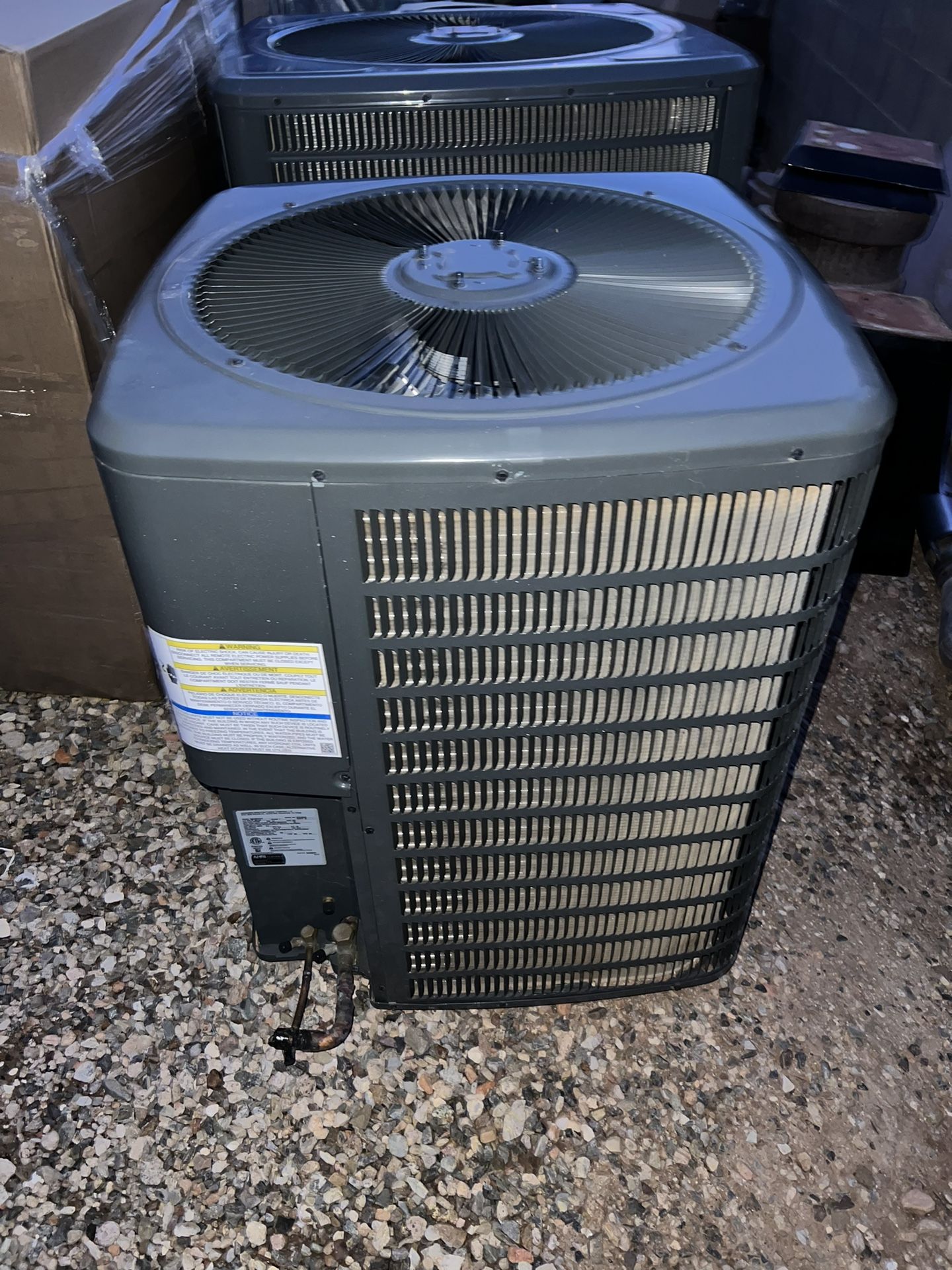 Goodman Condenser 1.5 Ton for Sale in Buckeye, AZ - OfferUp