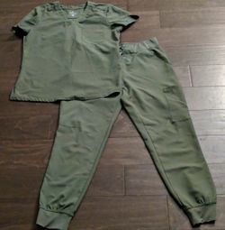 Scrub set