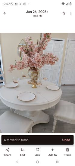 Elegant round table