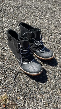 New Sorel rain boots