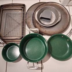 lot of 11 pieces bakeware, pots and pans $10 FIRM for ALL!