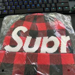 Supreme Big Logo Beanie - Red Plaid