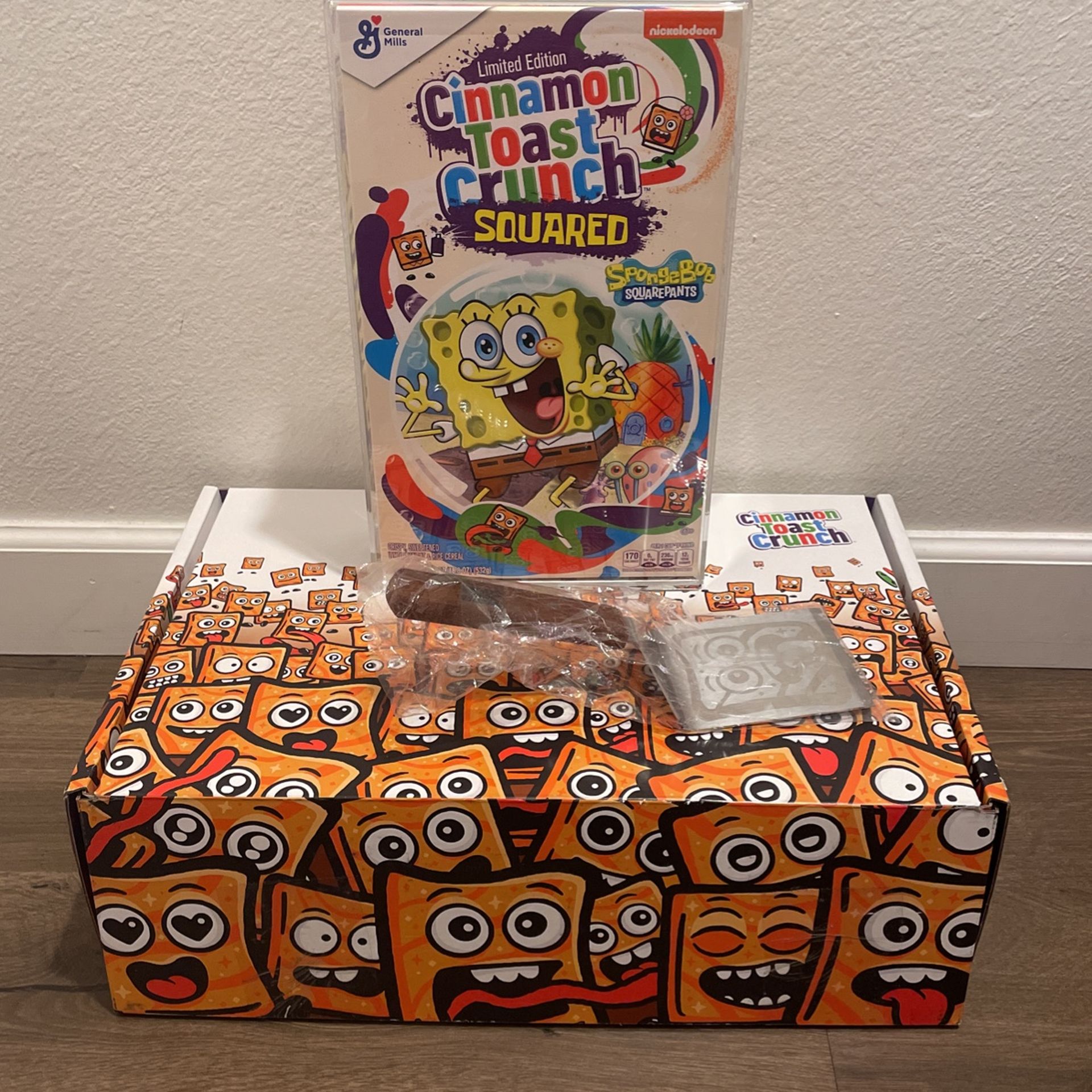Spongebob Cinnamon Toast Crunch Squared With Spatula Limited Edition Cereal NEW