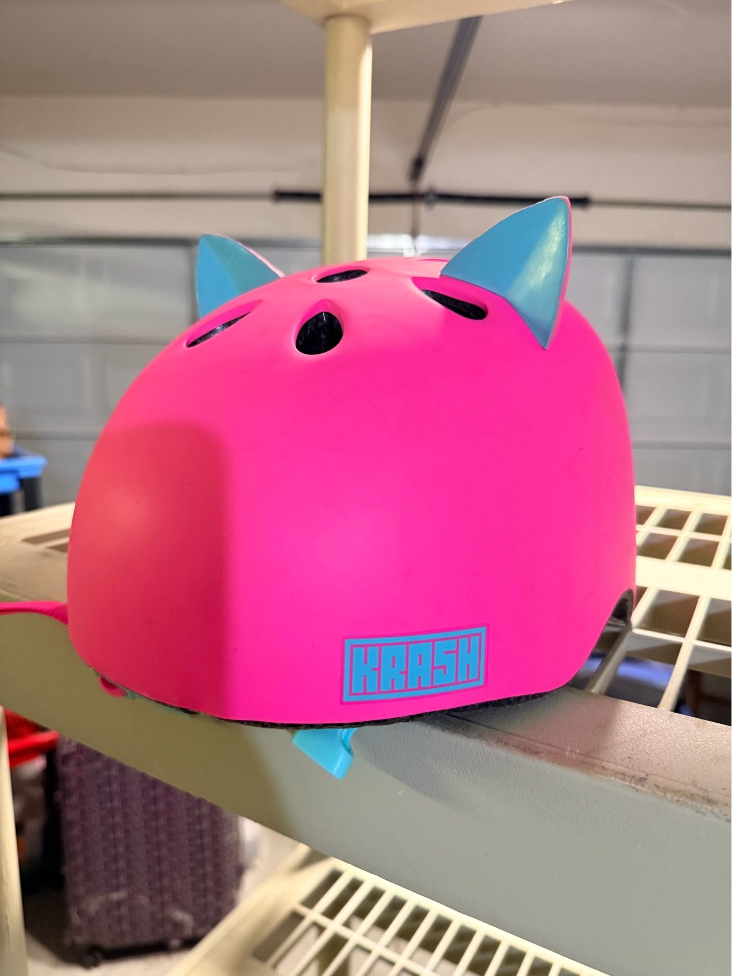 Krash kitty helmet