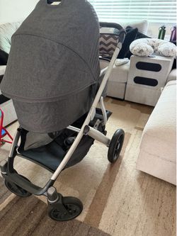 Uppababy V2 - great condition