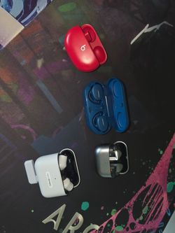 Ear buds lot