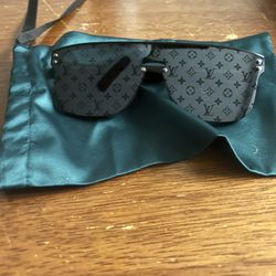 *NEGOTIABLE* Authentic Louis Vuitton Waimea Sunglasses