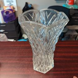 Vintage E.O. Brody Company 10.25 in glass tulip vase