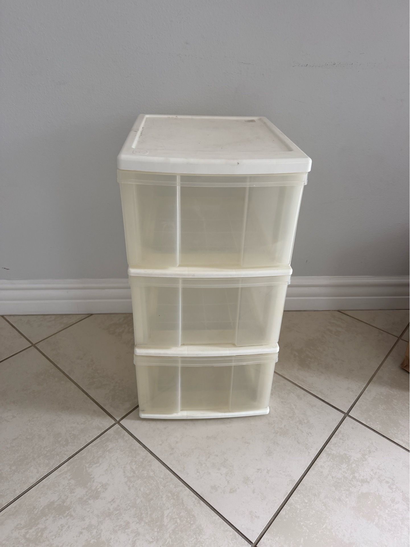 3 drawer $10