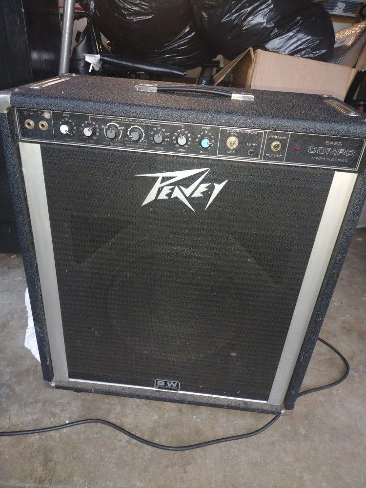 PEAVEY GUITAR AMP