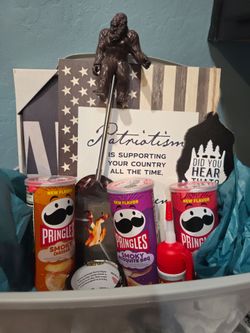 Bigfoot BBQ Spatula and Patriotic Gift Basket Set