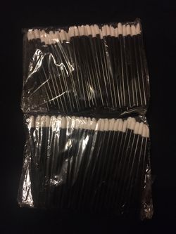 Disposable lipgloss/eyeshadow applicators