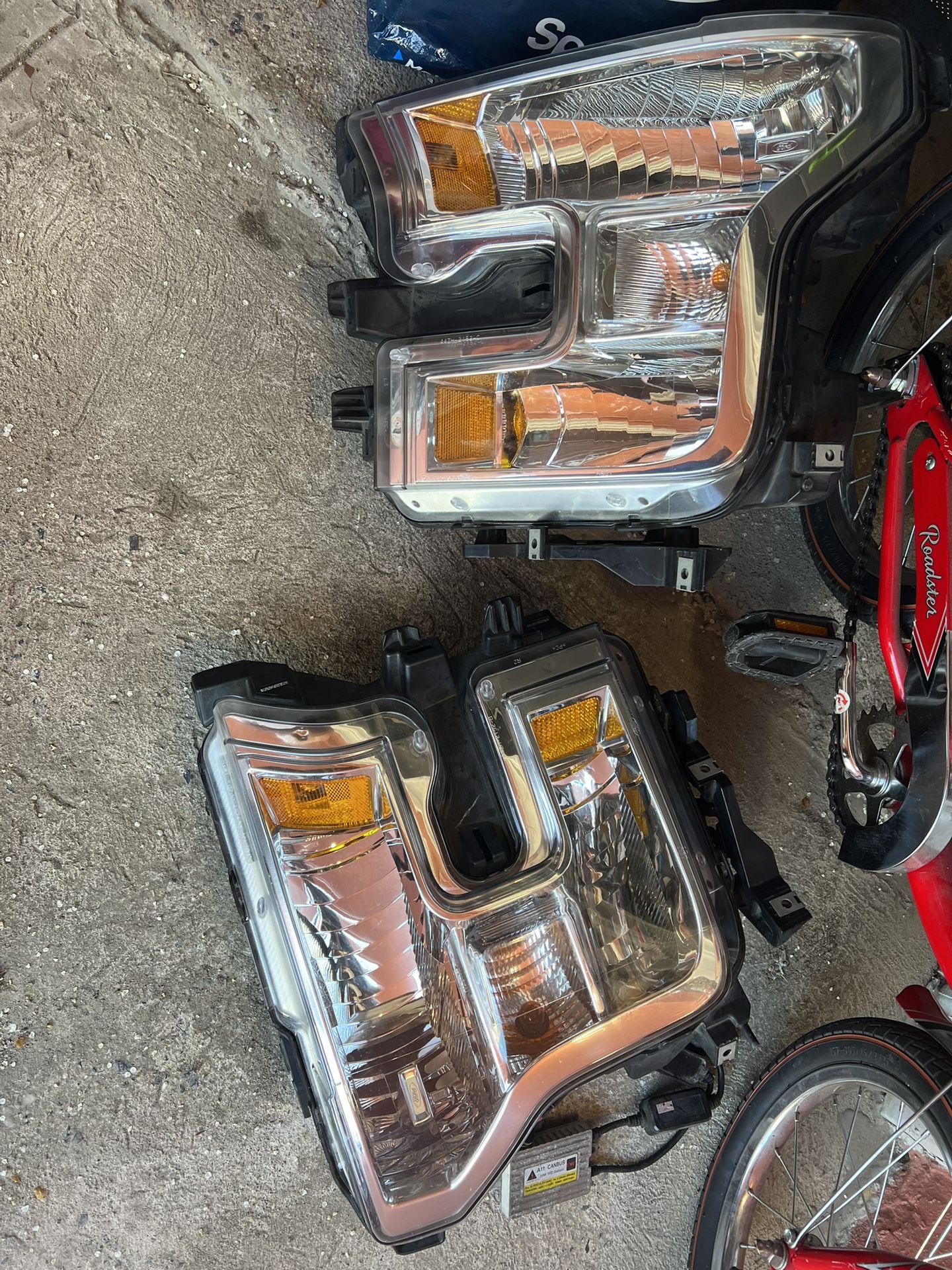 2018 Ford F-150 Hid Headlights, And Extra Accessories…$300