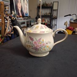 Lenox "The Constitution Teapot" Fine Ivory China Trimmed In 24K Gold, Made In USA 1996 Limited Edition, Holds 4-5 Standard Cups