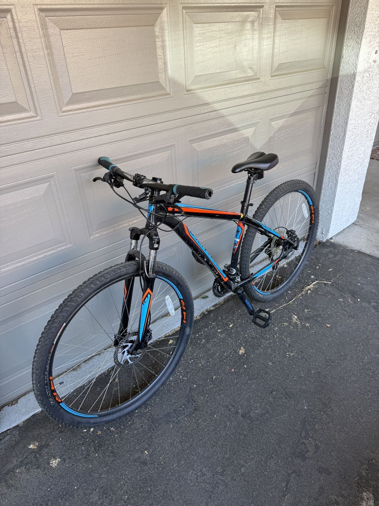 Specialized Rockhopper Sport 29 Inch