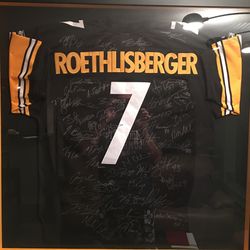 2008 Team Signed Super Bowl Jersey Of Ben Roeslisberger. 