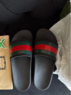 Gucci slides Size 7