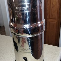Berkey gravity water dispensor