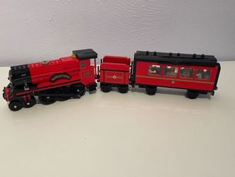 Lego Harry Potter Hogwarts Express Train with mini figures