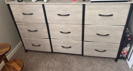 Dresser