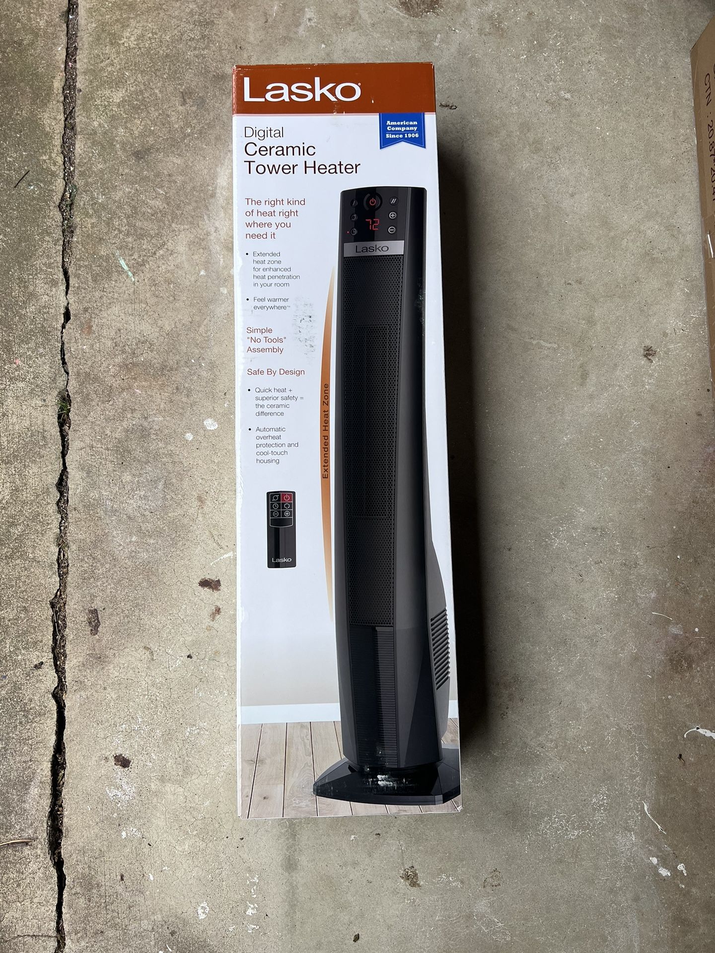Lasko 32” Digital Ceramic Tower Heater NEW