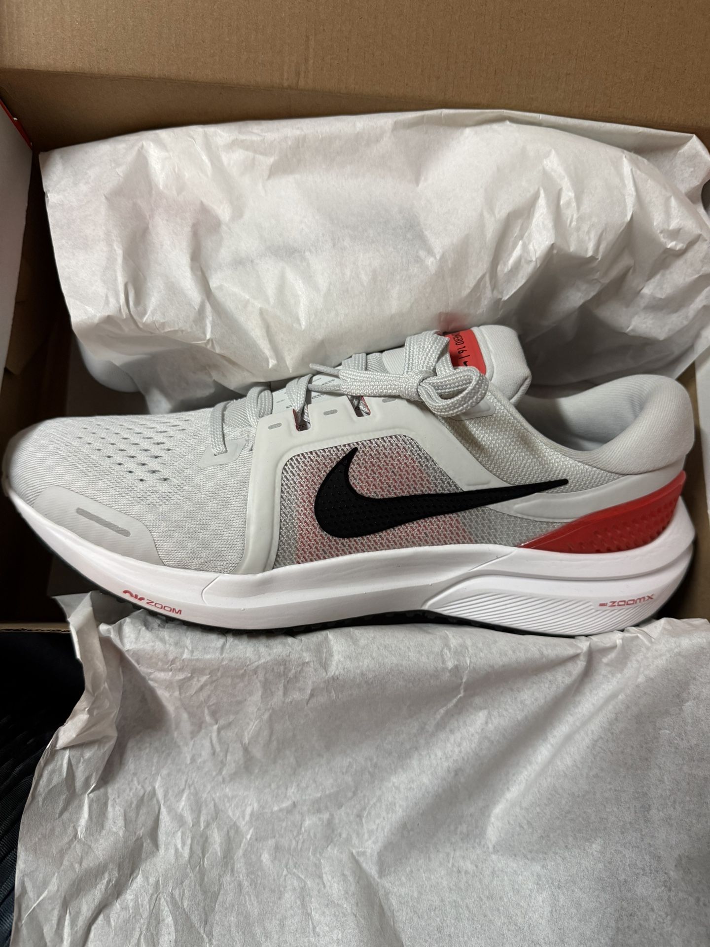 Nike Air Zoom Vomero 16