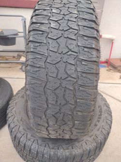 Used tires 285/60/20 set of 2