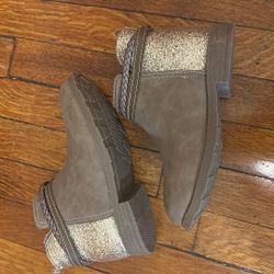 Carters Boots Size 3 