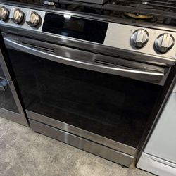 Samsung Range Slide In Like New 