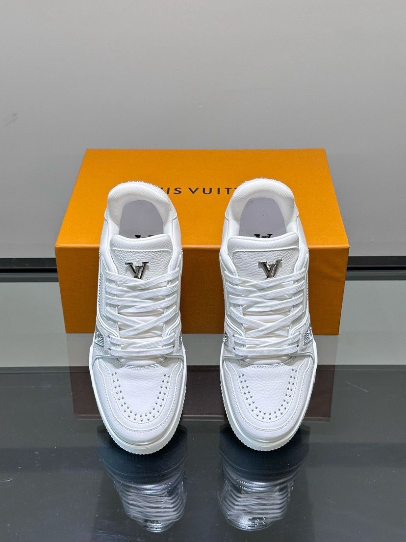 LV Trainers Size 10 Receipt With Box Fast Ship