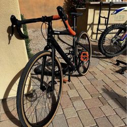 Cannondale Topstone Road/ Gravel bike