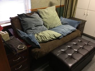 Wolf Brand Futon