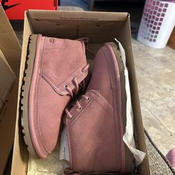 Woman’s Uggs Brand New Size 6 