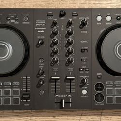 Pioneer controller DDJ FLX4 *practically new* with carrying case