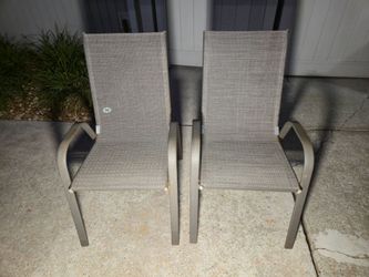 Set of 2 Outdoor Patio Sling Chairs – Metal Frame – Great Condition