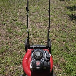 Briggs & Stratton Lawnmower.  21*  550EX 140cc