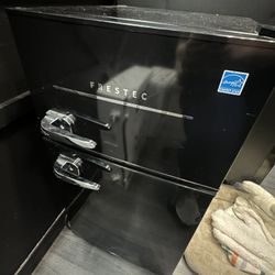 Mini Fridge Vintage