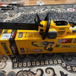 DEWALT FLEXVOLT 60V MAX 18in. Brushless Cordless Battery Powered Chainsaw new