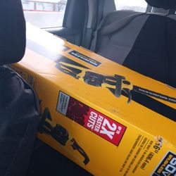 Flexvolt DeWalt 60 Volt Chainsaw Kit w/ 6 Hr battery 