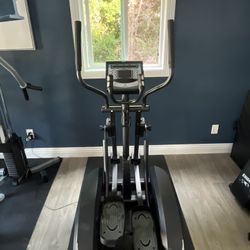 🎉 FREE Elliptical Machine – Must Pick Up 🎉