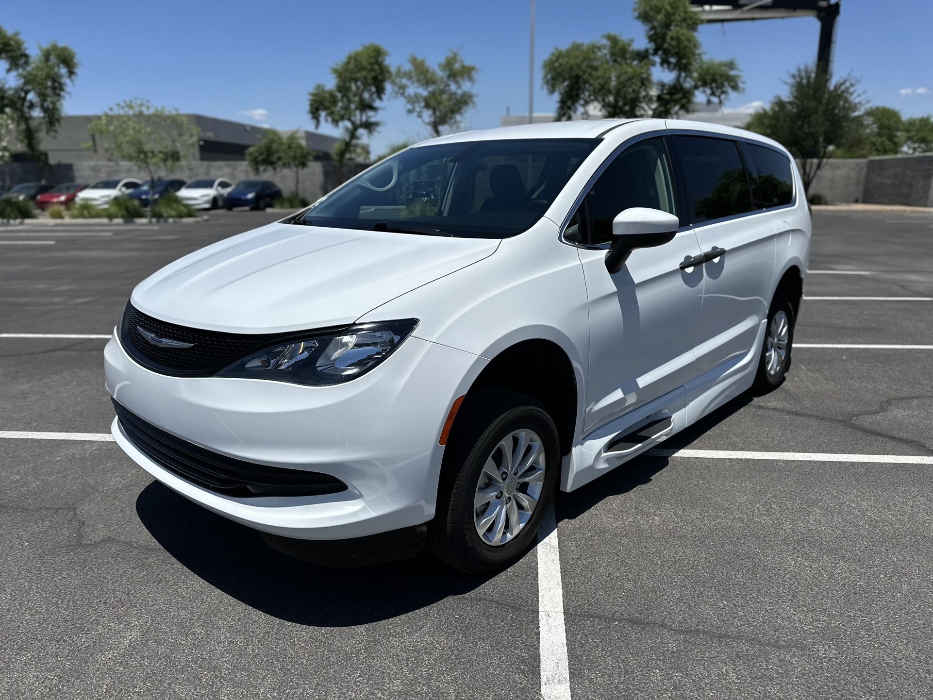 2020 Chrysler Voyager