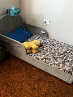 Toddler bed