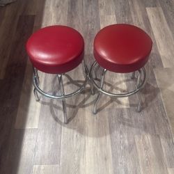 Set of 2 Modern Red Bar Stools – Sleek & Stylish