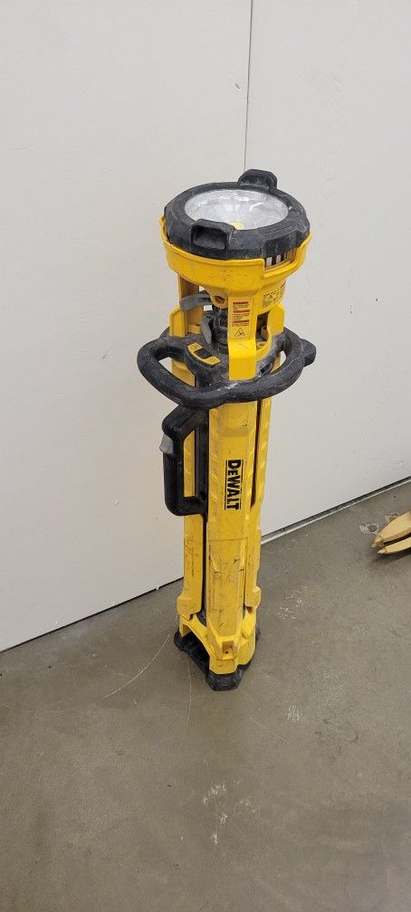Dewalt Tripod Work Light