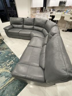Like New U Type Premium Leather Sectional For Six 