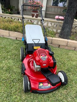 TORO Recycler 22" SMARTSTOW Variable Speed High Wheel Self propel Lawn Mower